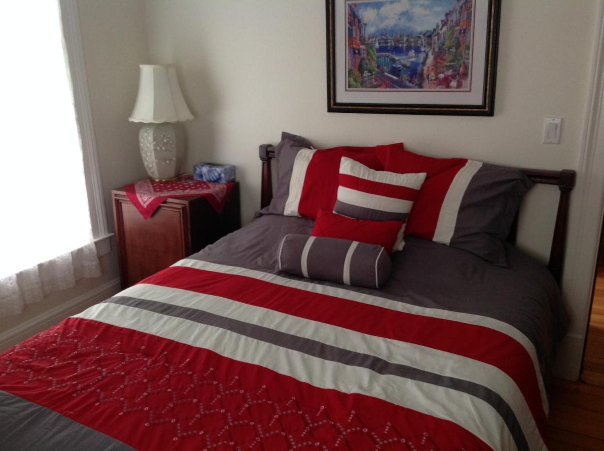 The Yellow House Bed & Breakfast Stanstead Plain Buitenkant foto