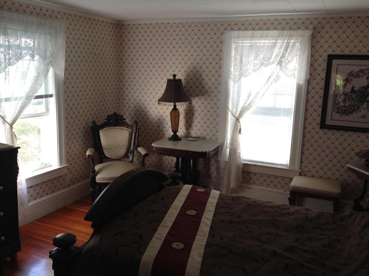 The Yellow House Bed & Breakfast Stanstead Plain Buitenkant foto