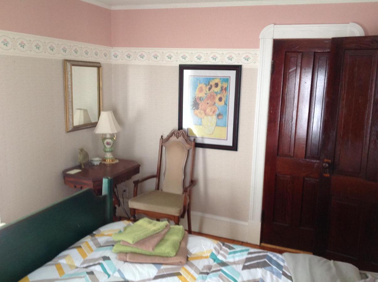 The Yellow House Bed & Breakfast Stanstead Plain Buitenkant foto